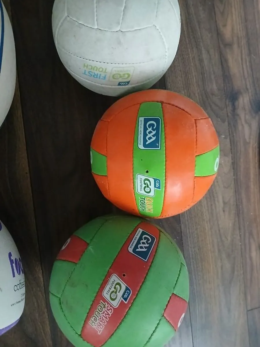 Basketball hoop & balls - price reduced - Image 3