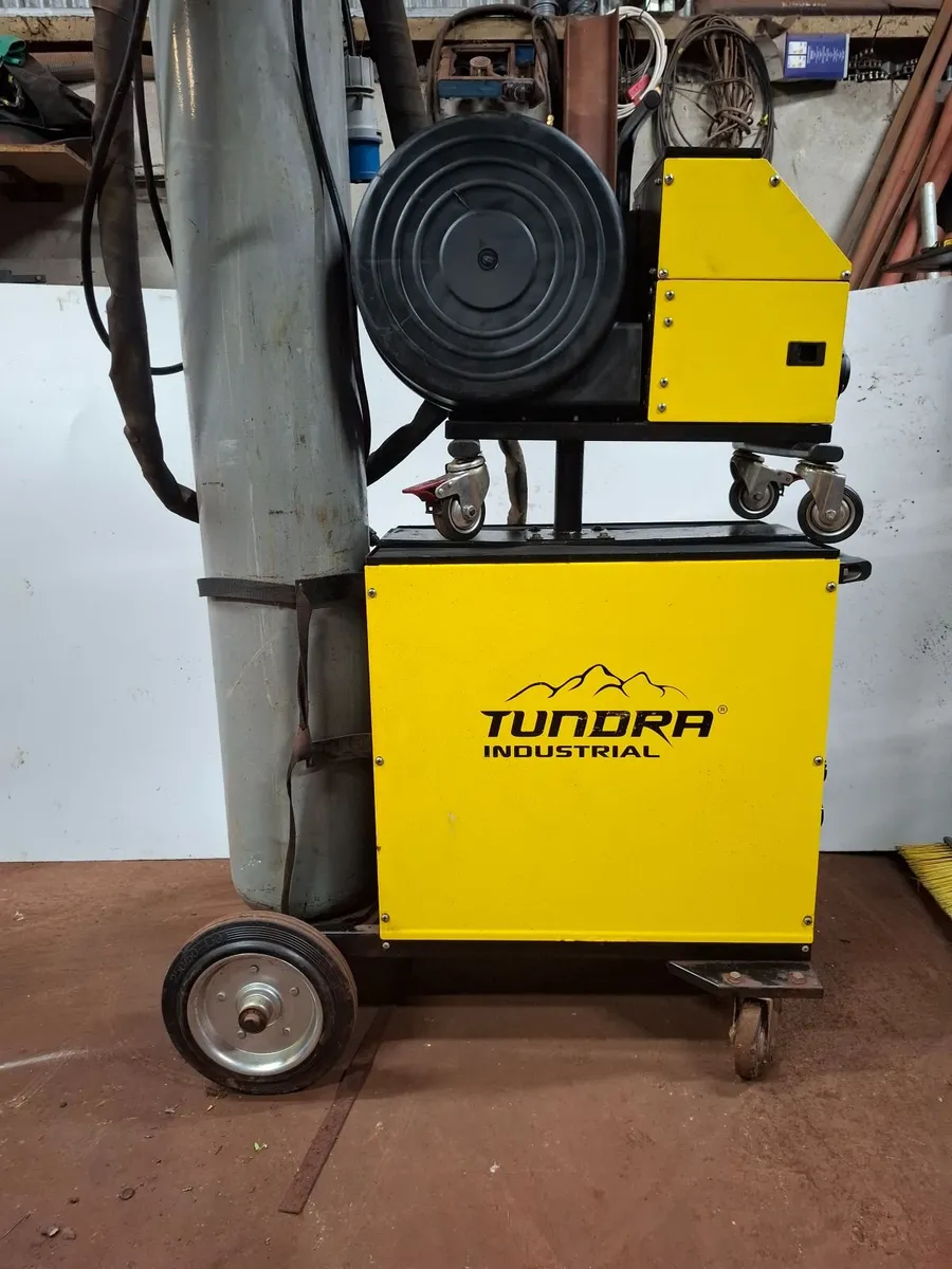 MIG welder - Image 1