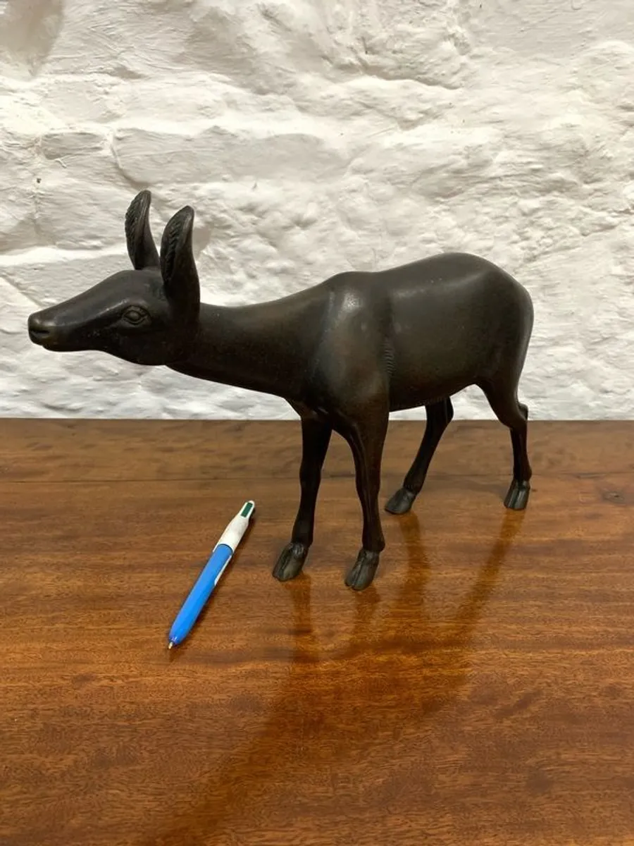 Beautiful solid bronze fawn figure. - Image 1