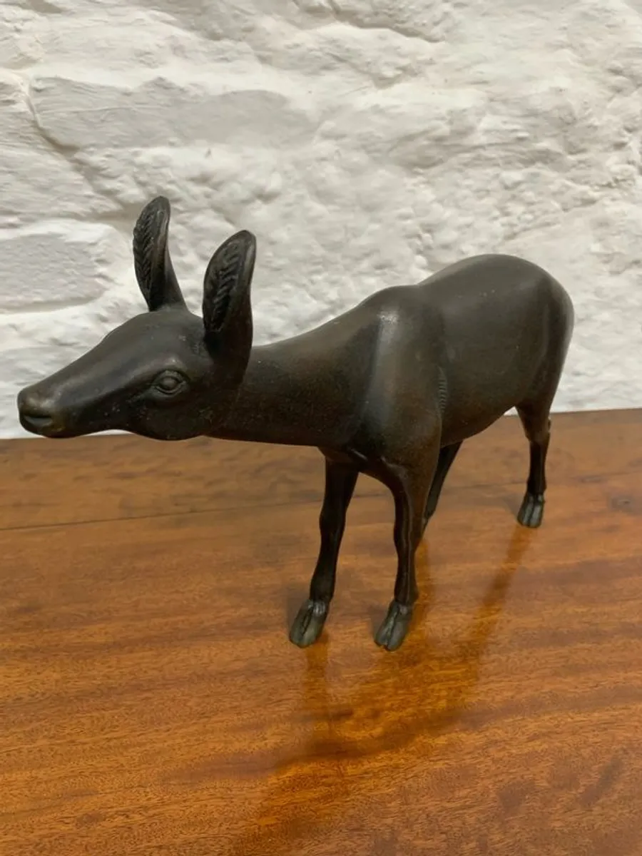 Beautiful solid bronze fawn figure. - Image 2
