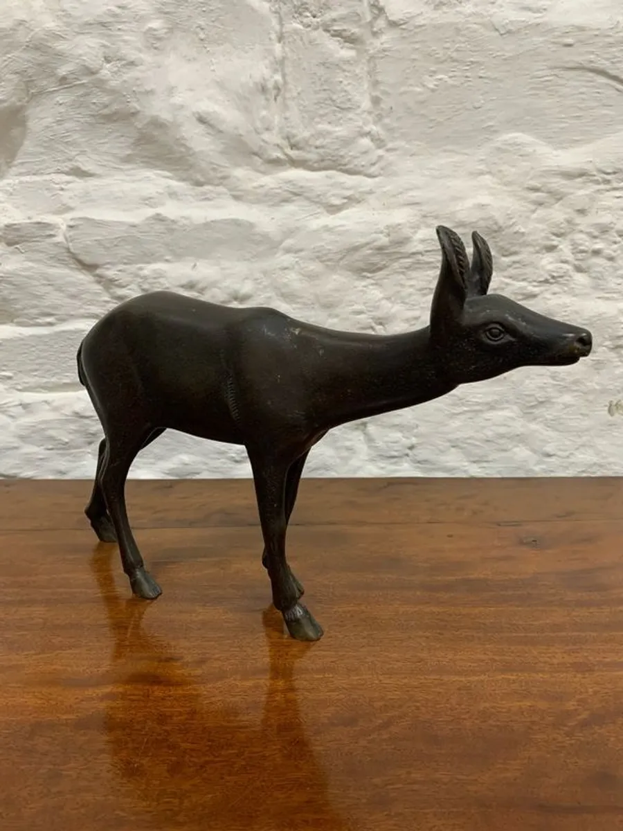 Beautiful solid bronze fawn figure. - Image 3