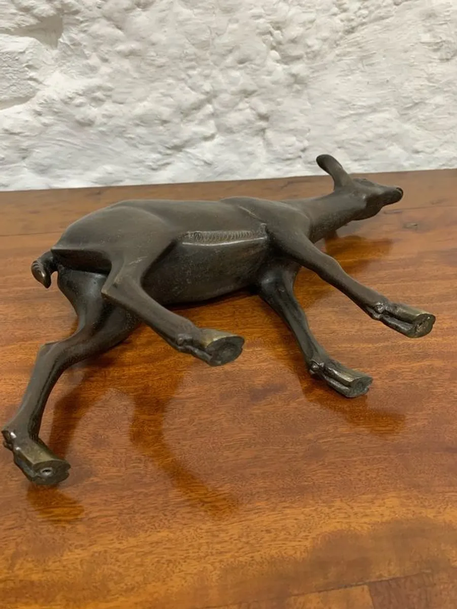 Beautiful solid bronze fawn figure. - Image 4