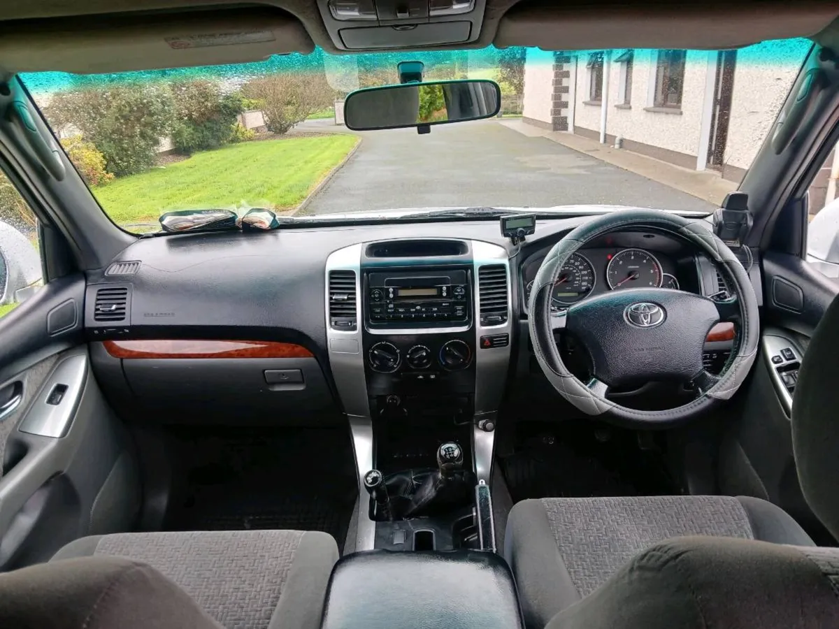Toyota landcruiser - Image 2