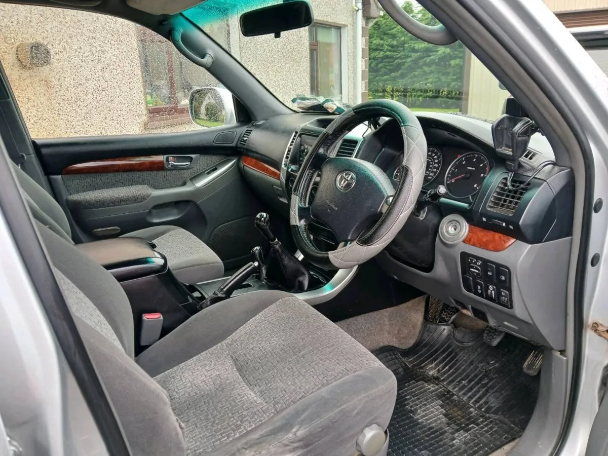 Toyota landcruiser - Image 3