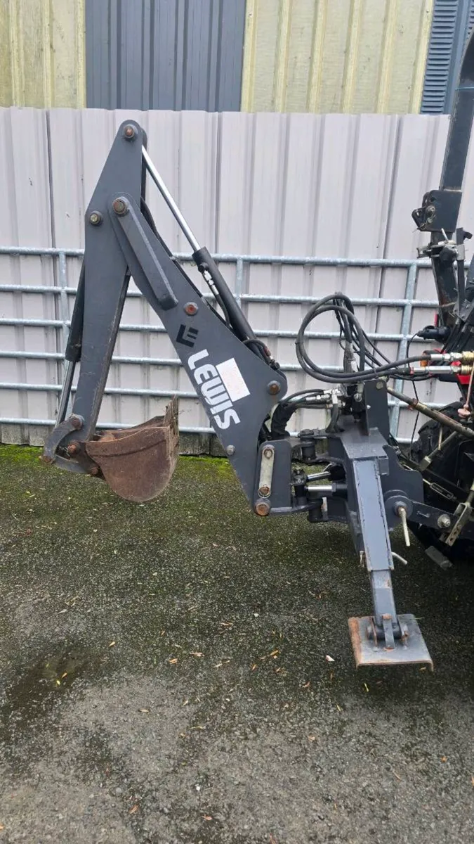 Lewis Backhoe for compact tractor - Image 2