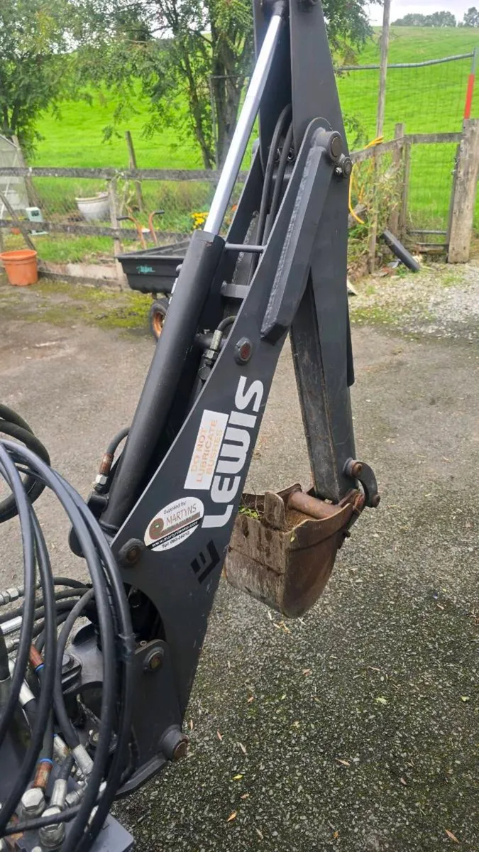 Lewis Backhoe for compact tractor - Image 4
