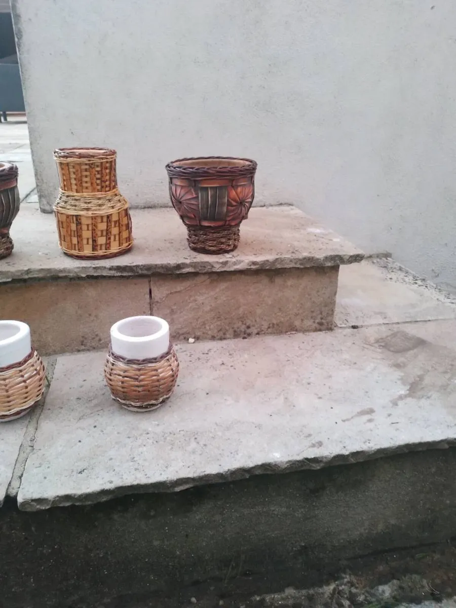 Jars with rap around basket effect - Image 2