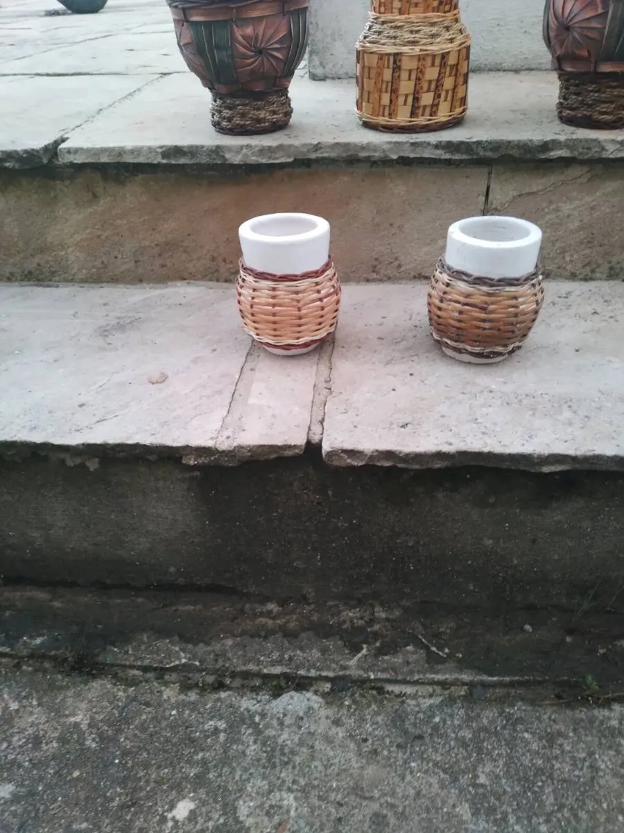 Jars with rap around basket effect - Image 3