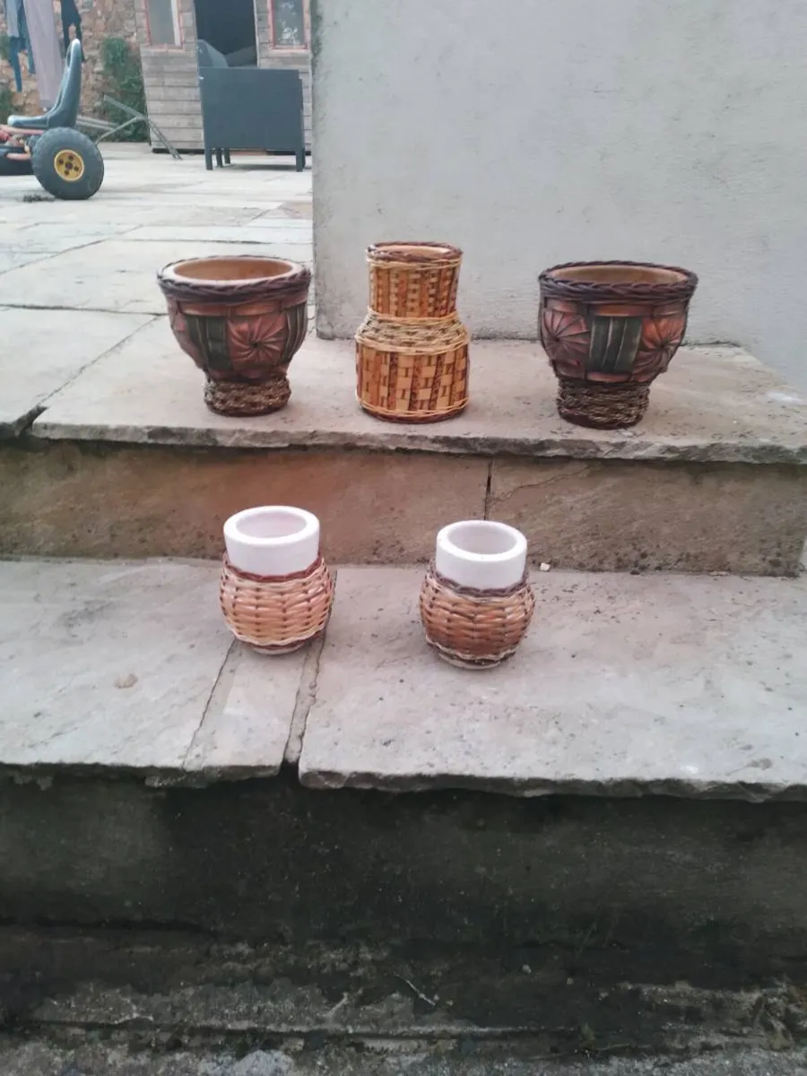 Jars with rap around basket effect - Image 4