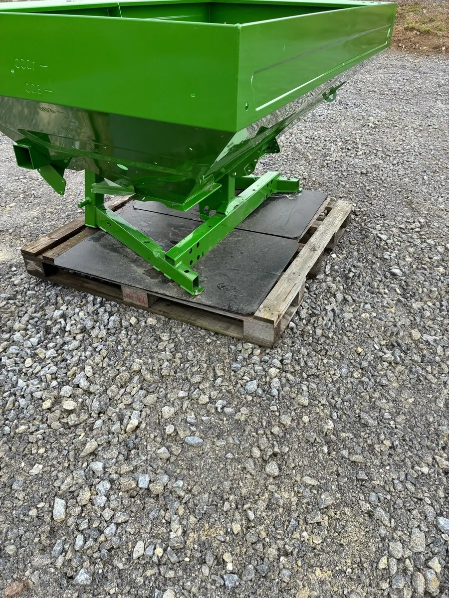 Amazone ZAM 1501 hopper - Image 3