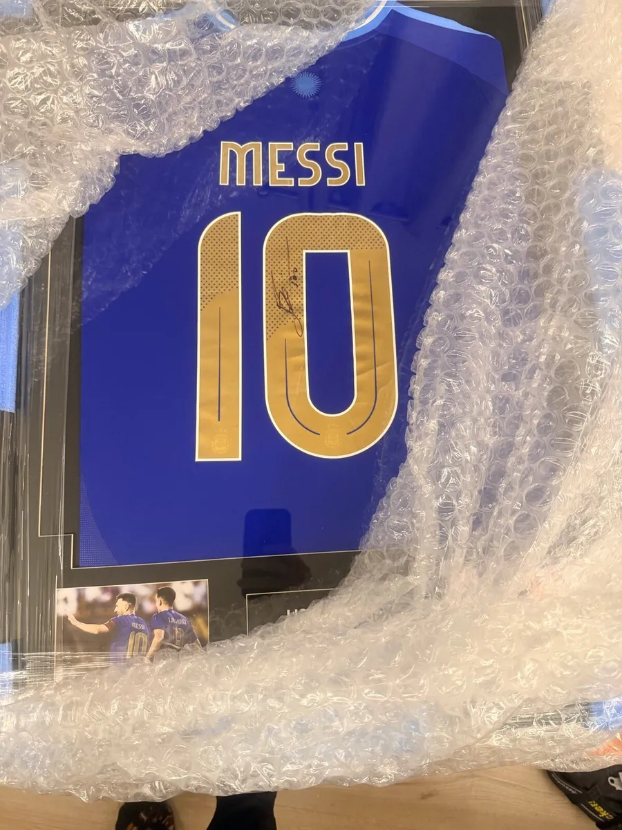 Signed certified Lionel Messi Jersey - Image 1