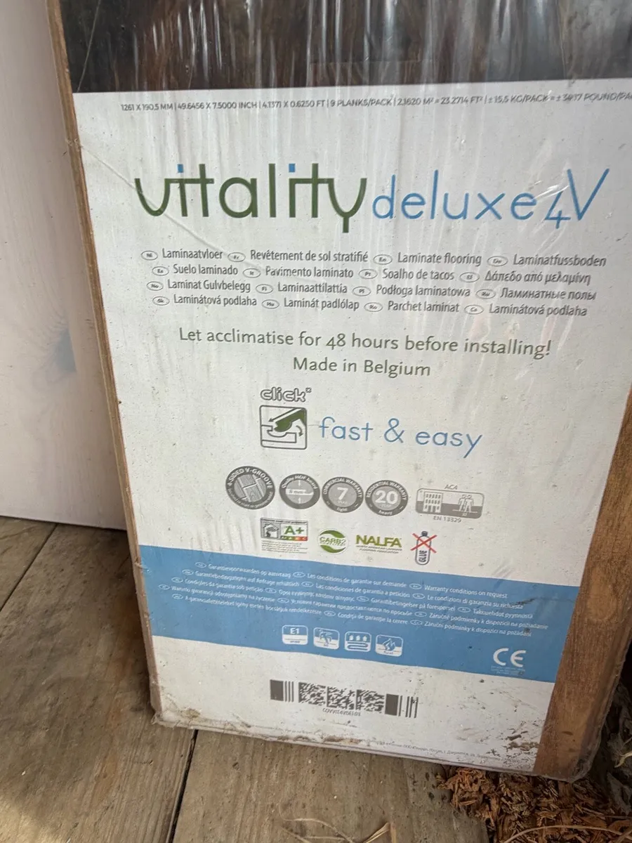 laminate floor x1 pack €10 - Image 3
