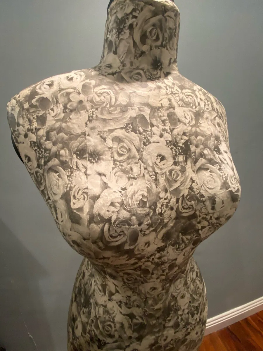 Ladies bust display/mannequin - Image 4