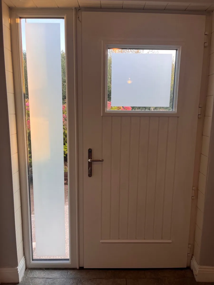 Front door - Image 2