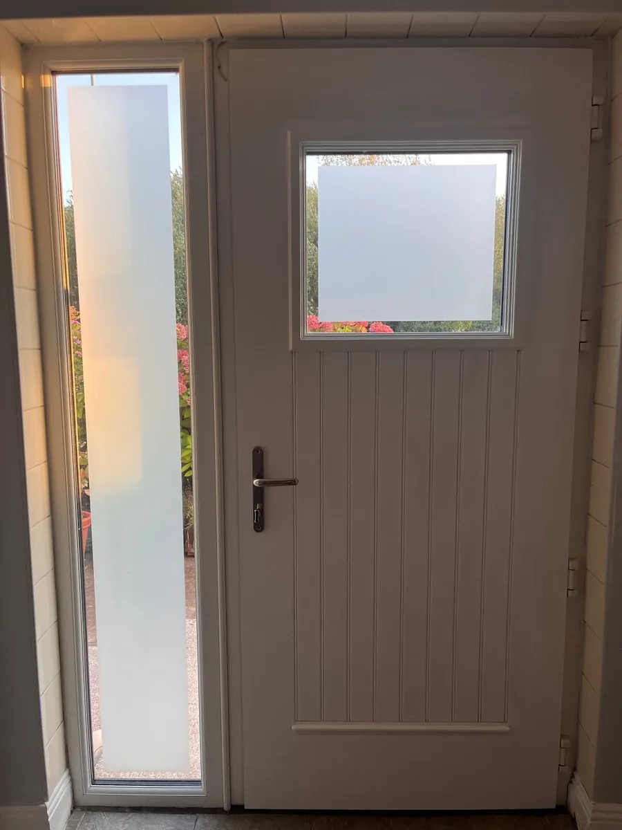 Front door - Image 3