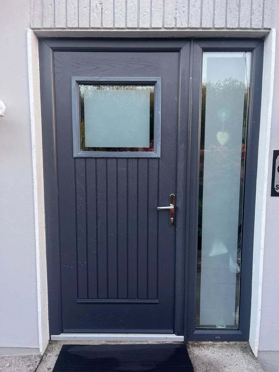 Front door - Image 4