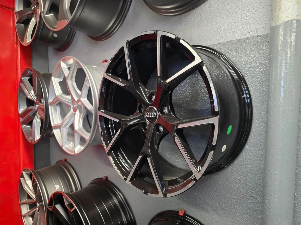 **Special** 19" Audi RS3 New Style