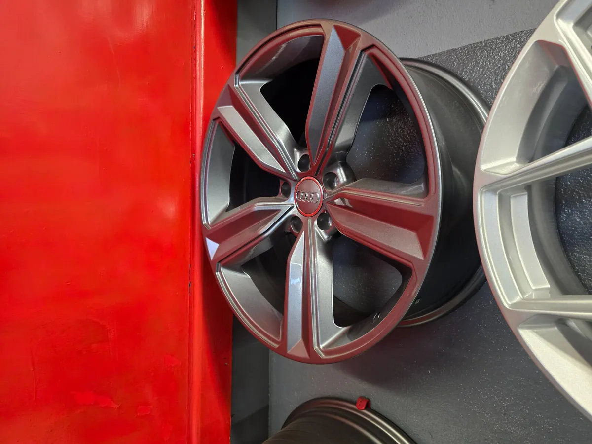 **Special** 19" Audi DS4 Style