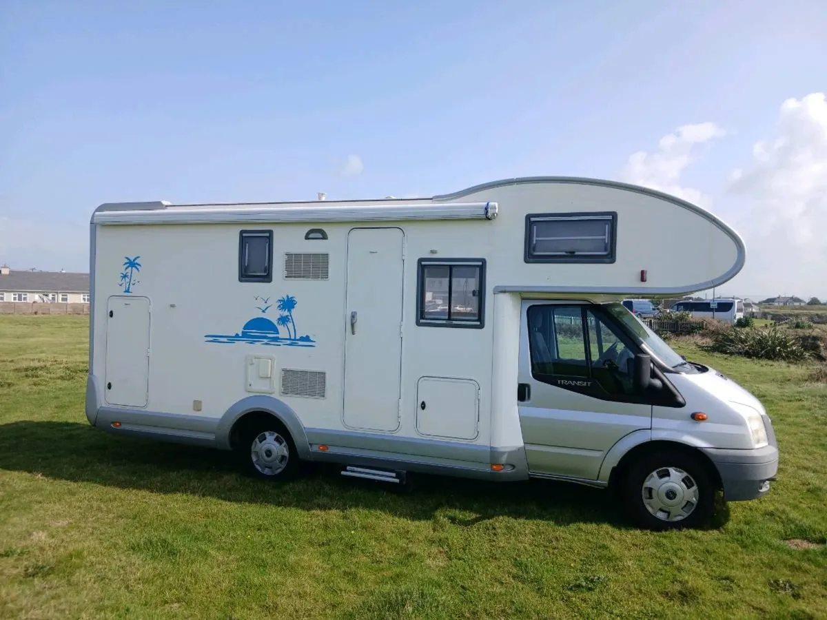 Camper van - Image 4
