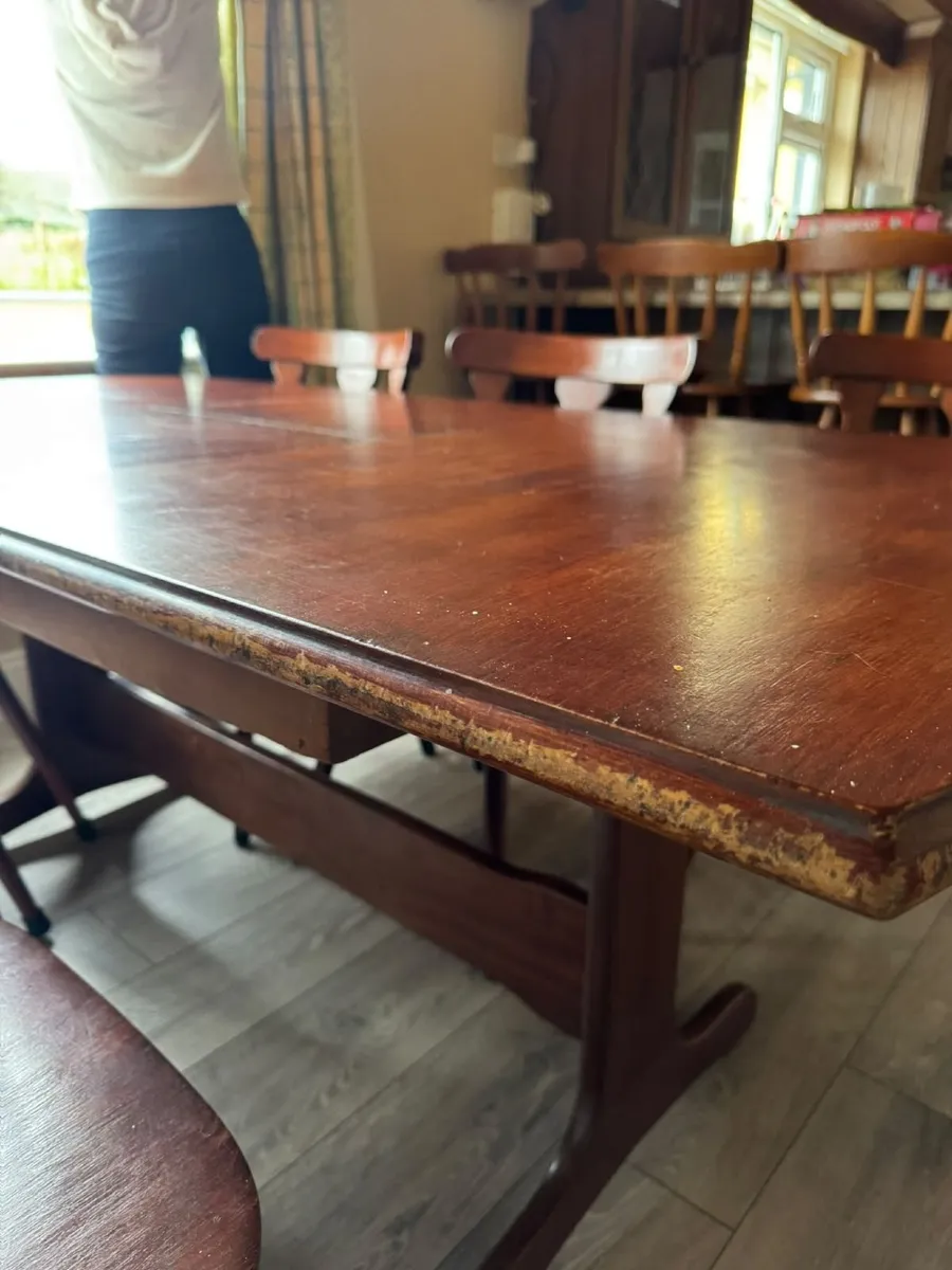 Table and Chairs - Image 2
