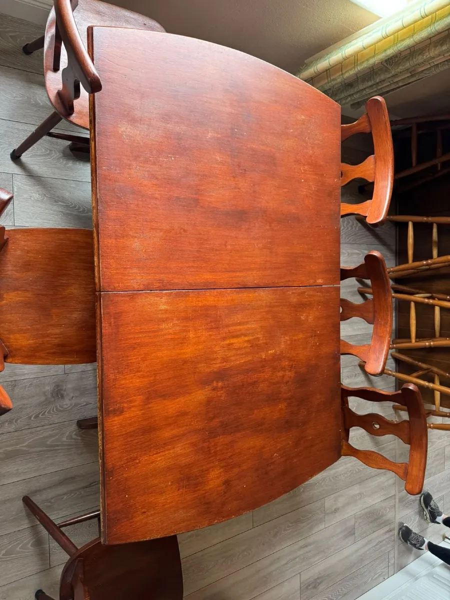 Table and Chairs - Image 4