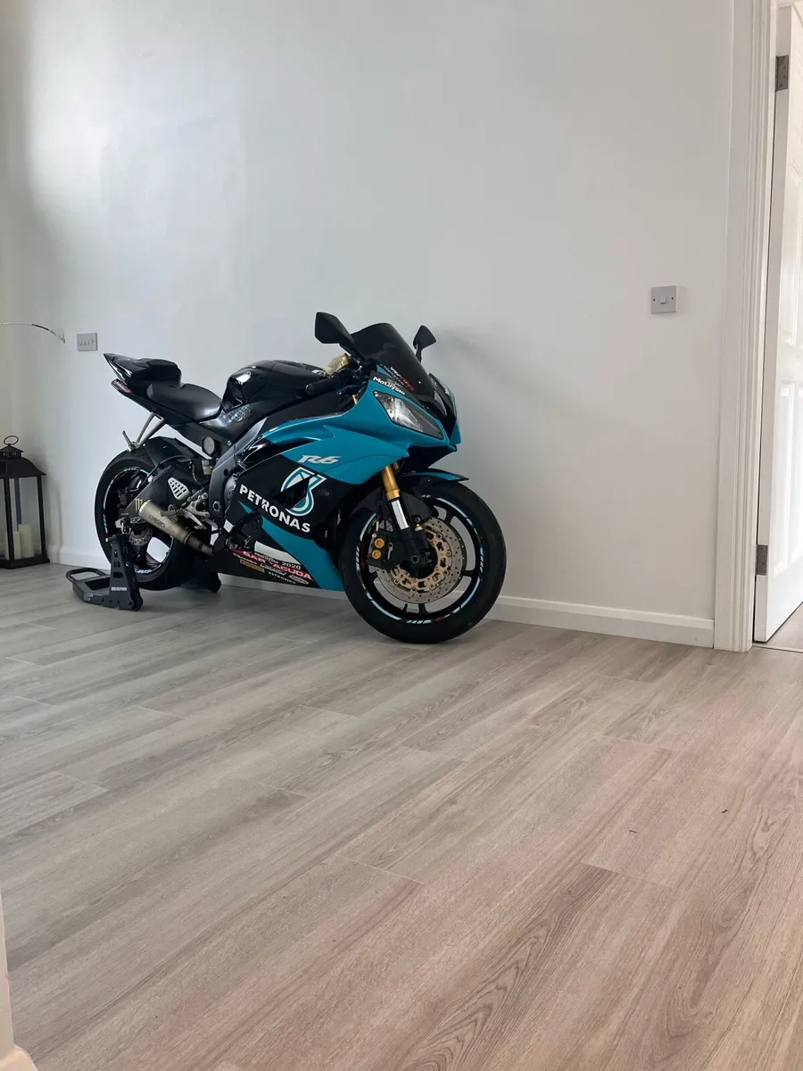 Yamaha yzf R6 - Image 3