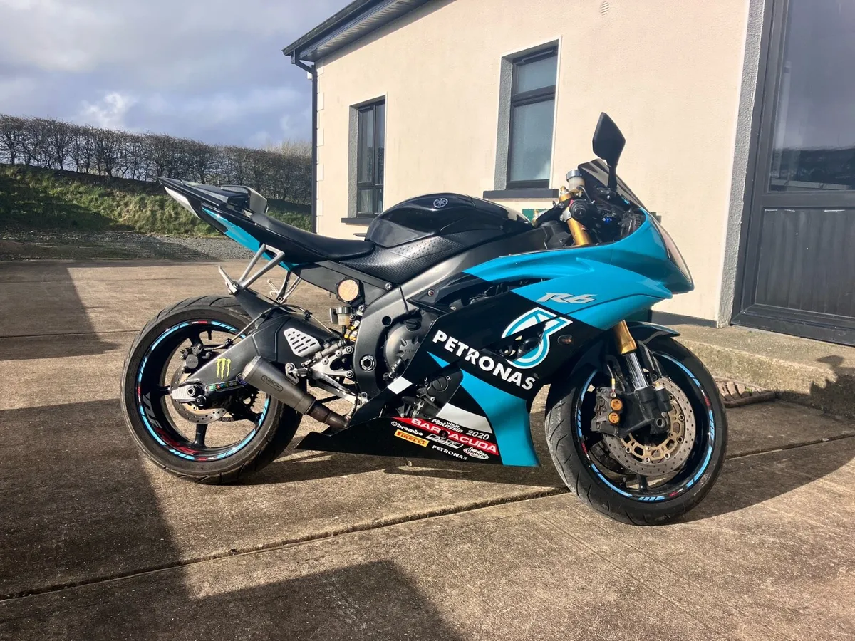 Yamaha yzf R6 - Image 1