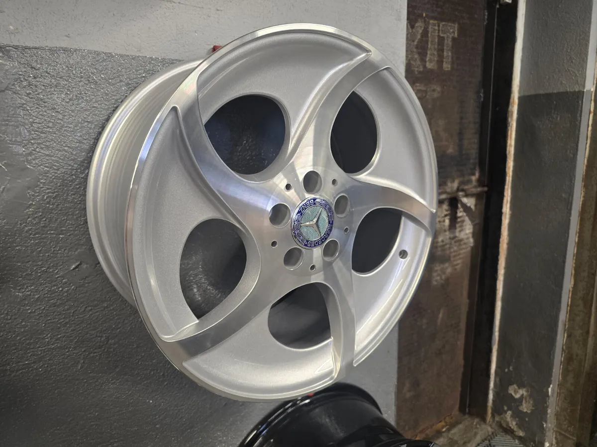 **Special** 18" Mercedes Alphard Style