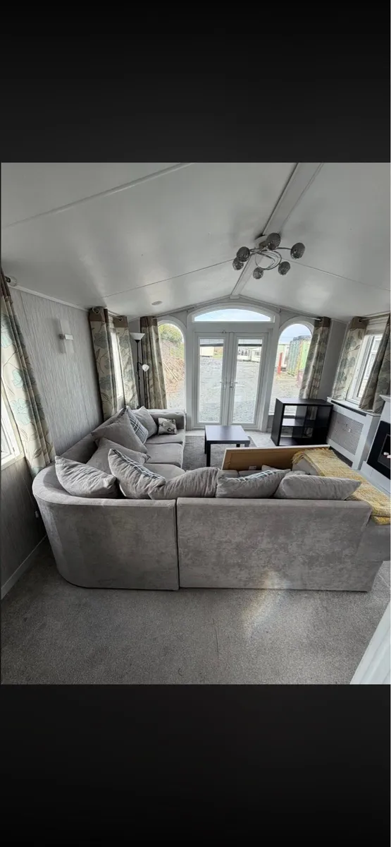 RE MODLED WILLERBY VOUGUE WINTER PACK - Image 3