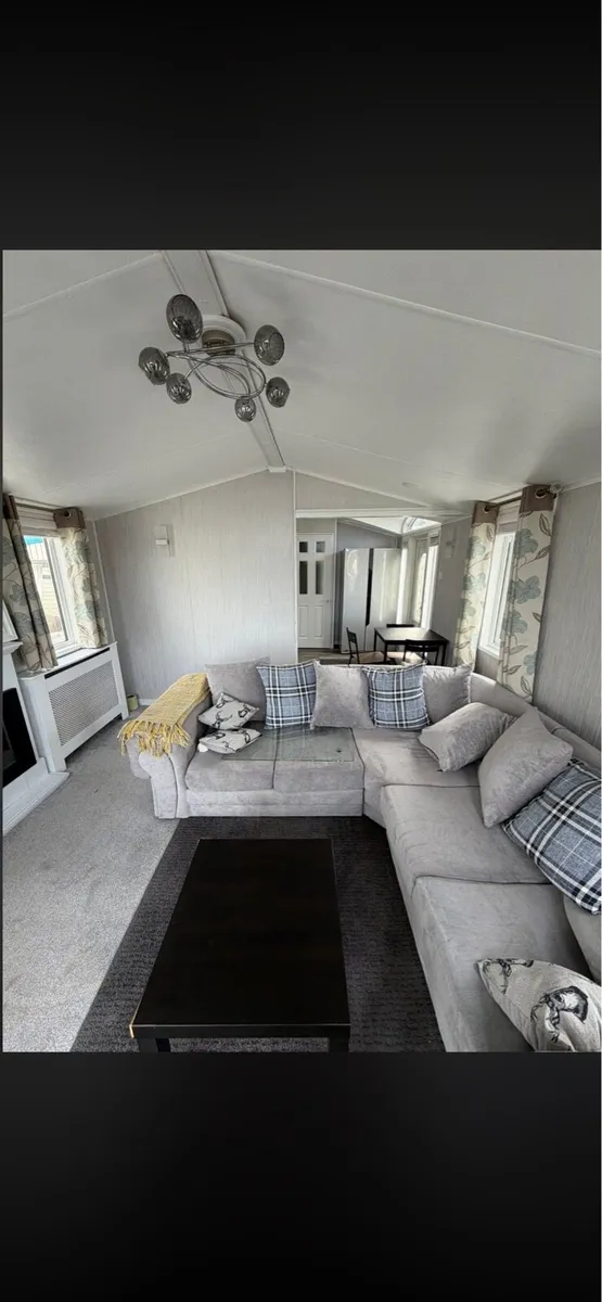 RE MODLED WILLERBY VOUGUE WINTER PACK - Image 4
