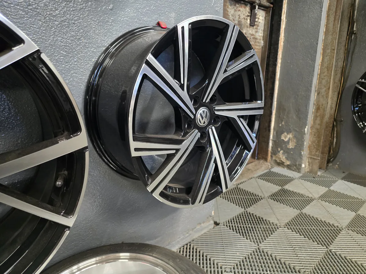 **Special** 18" Volkswagen Bergamo Style
