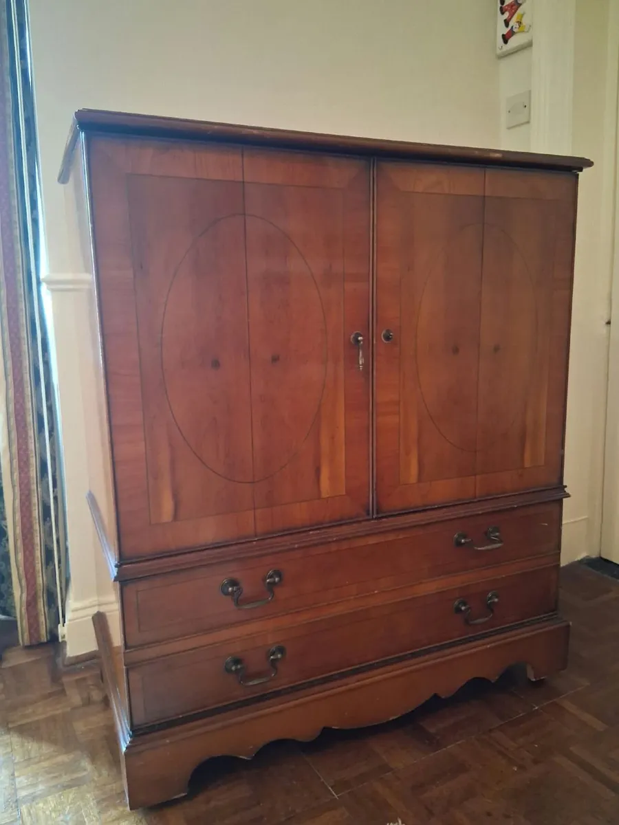 Mahogany TV unit - Image 2