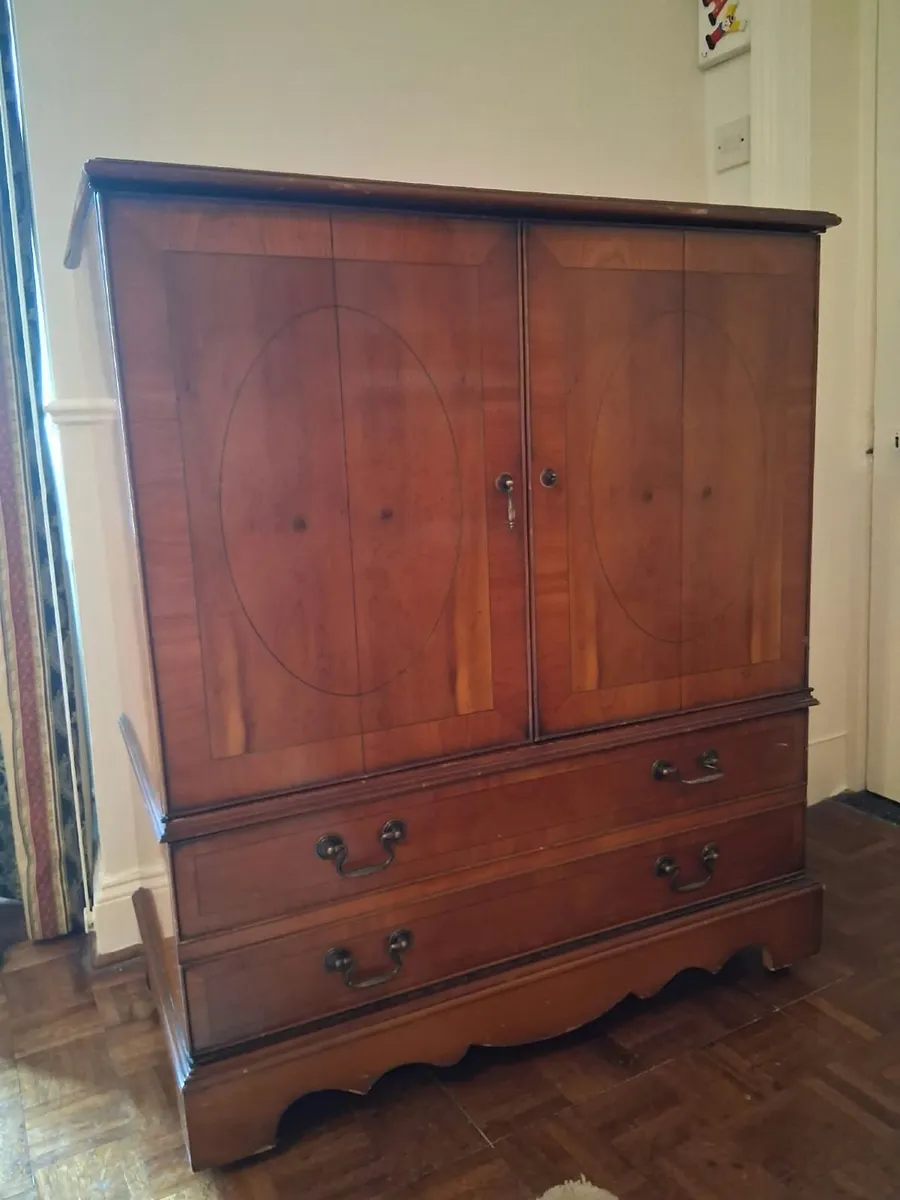 Mahogany TV unit - Image 4