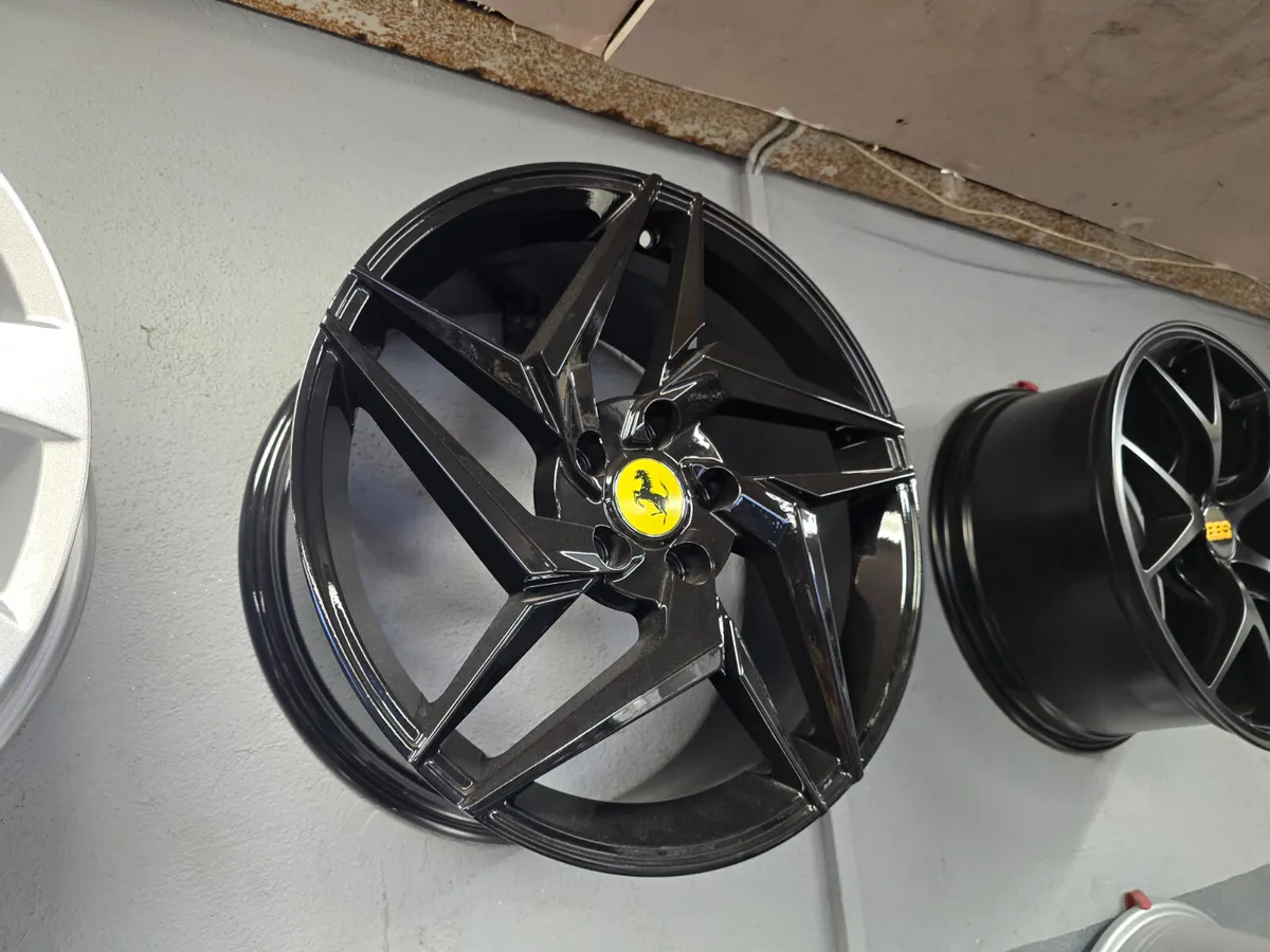 **Special** 18" Ferrari 488 Style