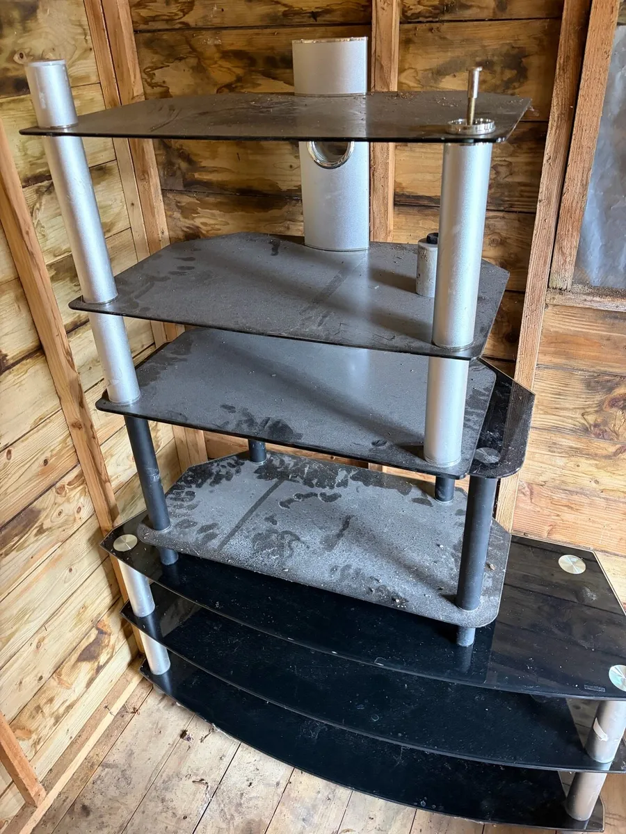 3 glass tv unit - Image 1