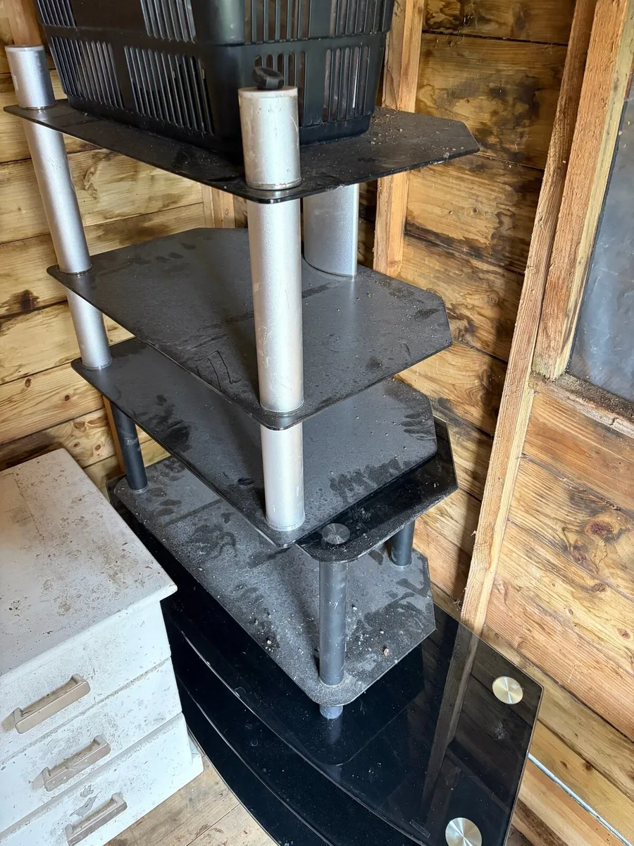 3 glass tv unit - Image 2
