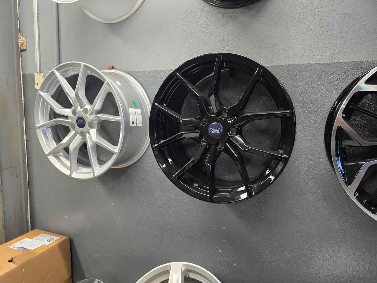 **Special** 18" Ford Focus RS Style Alloys - Image 2