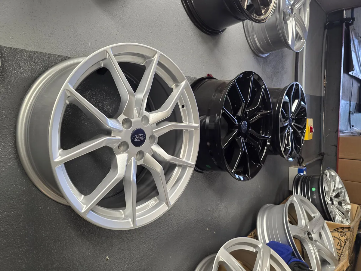 **Special** 18" Ford Focus RS Style Alloys - Image 1