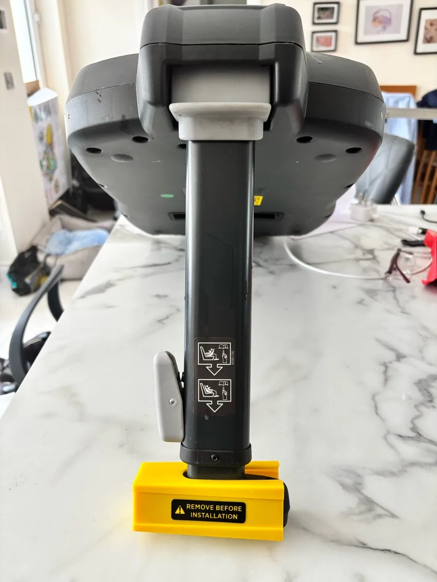 BeSafe IZi Modular ISOfix base and seat - Image 3