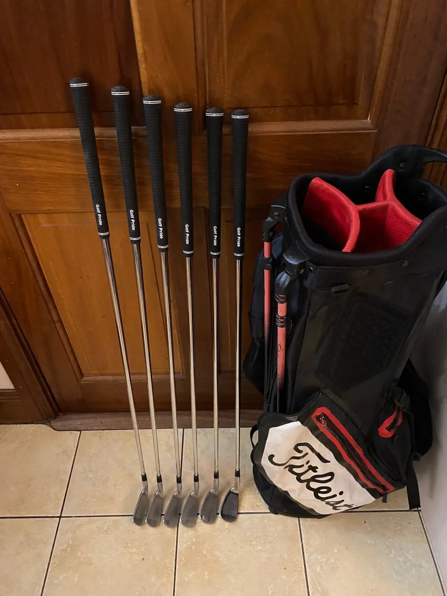 Titleist 660 Forged Irons 5-PW Stiff Flex & Bag - Image 1