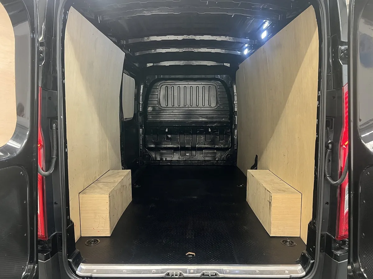 2023 Maxus Deliver 9 Panel Van - Image 2