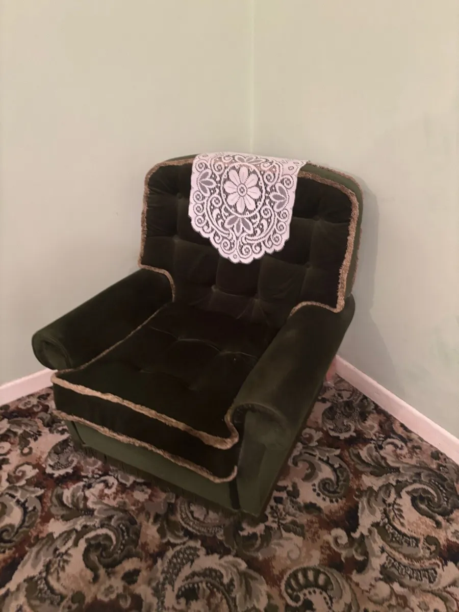 Sofa and armchairs - Image 3