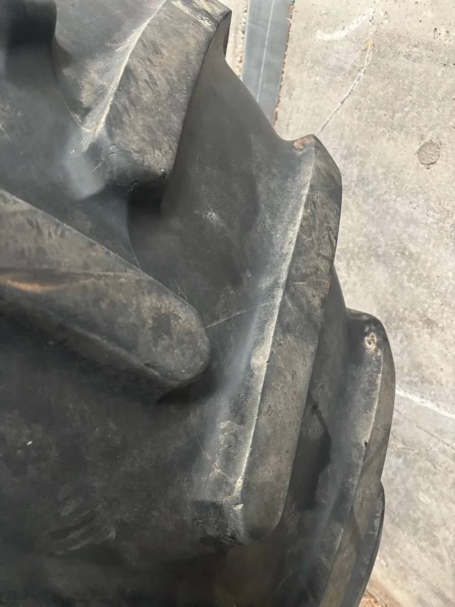 710/55R30 - Image 4