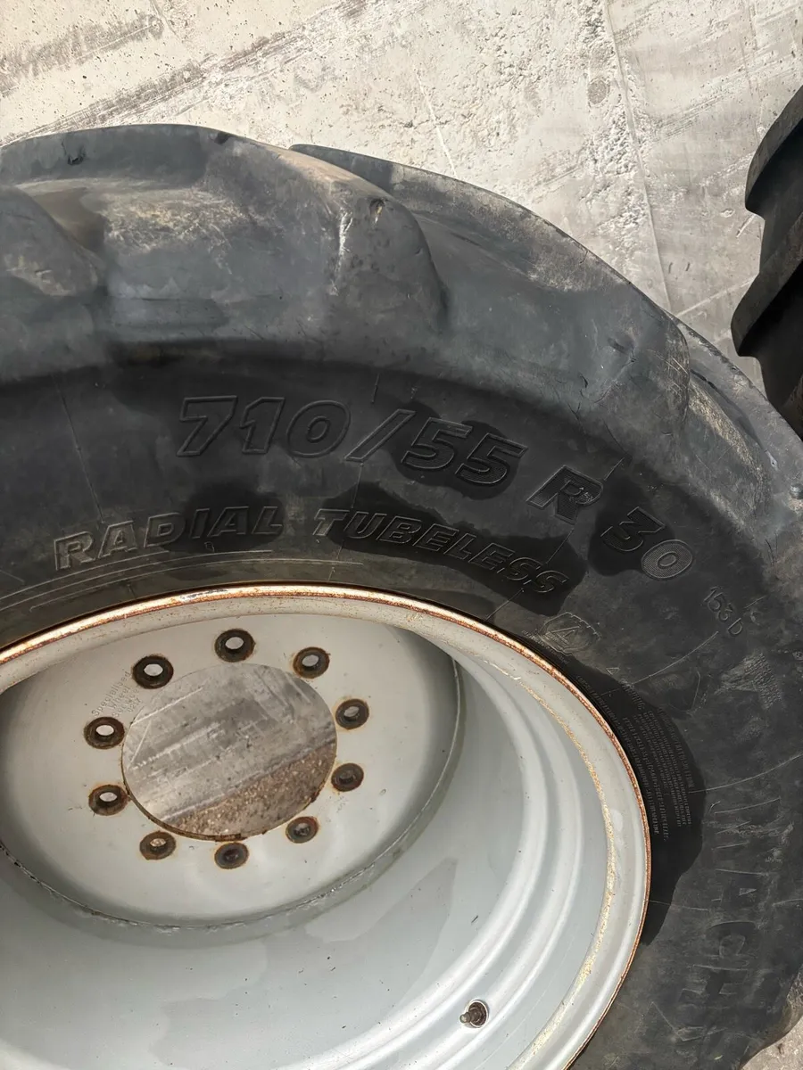 710/55R30 - Image 3