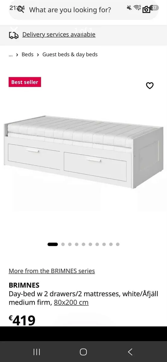 Day bed with drawers