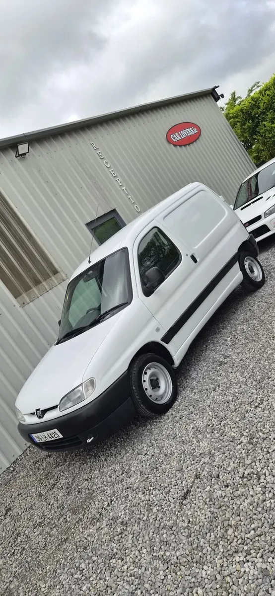 Peugeot  partner  van 00.  73000 miles - Image 1