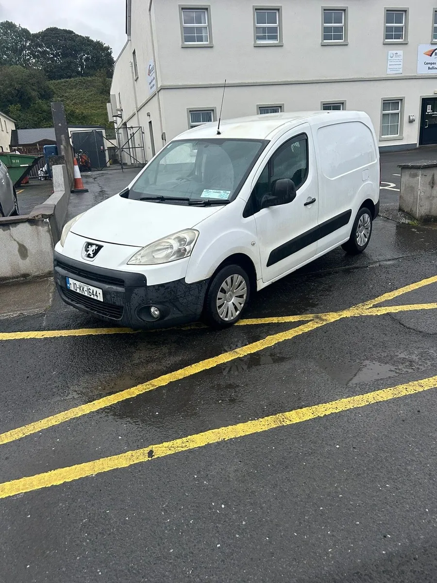 Peugeot partner 2010 1.6 Diesel new cvrt - Image 2