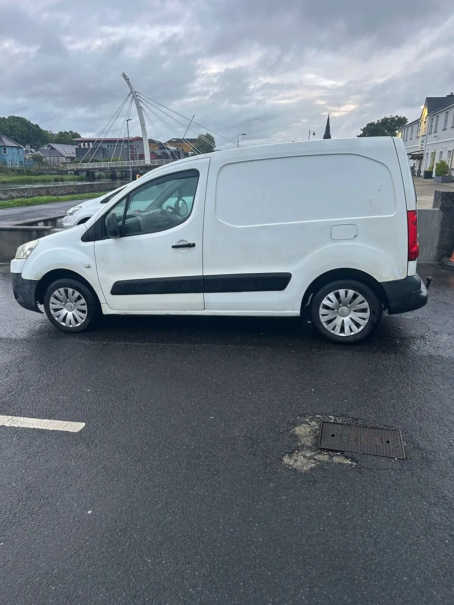 Peugeot partner 2010 1.6 Diesel new cvrt - Image 4