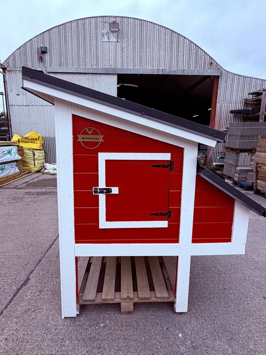 44mm log Chicken coop - Image 1