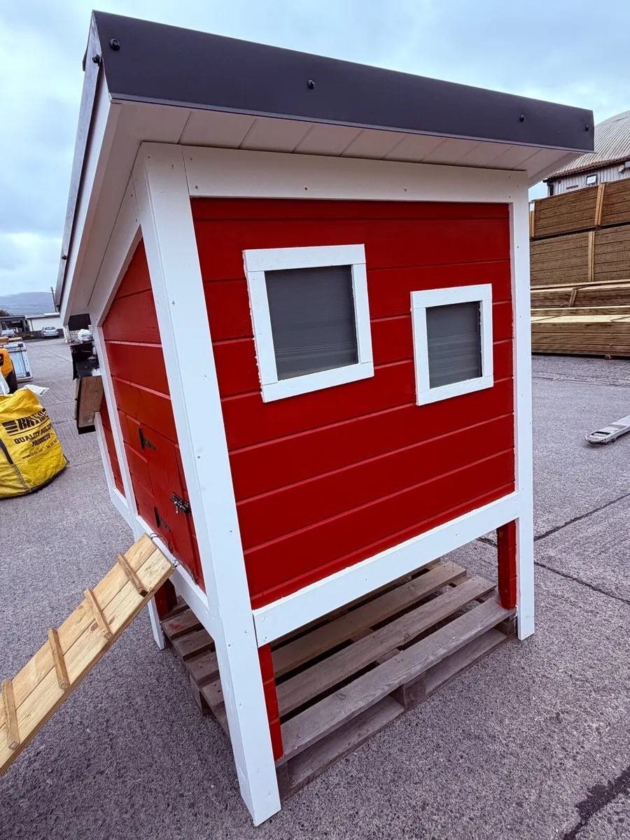 44mm log Chicken coop - Image 4